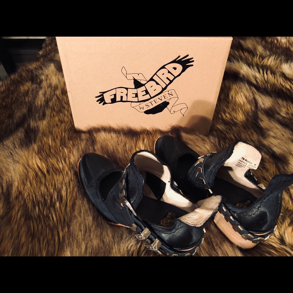 Blade Leather Ankle Boot
FREEBIRD BY STEVEN